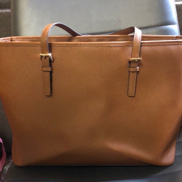 Michael Kors Jetset Tote - Picture 2 of 4